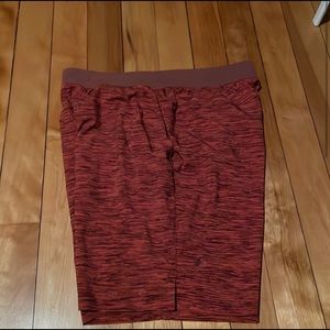 Large Lululemon T.H.E. Linerless shorts 9”